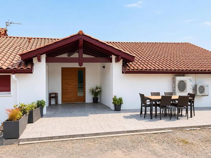 Location de vacances pour 6 personnes, avec Terrasse à Iholdy