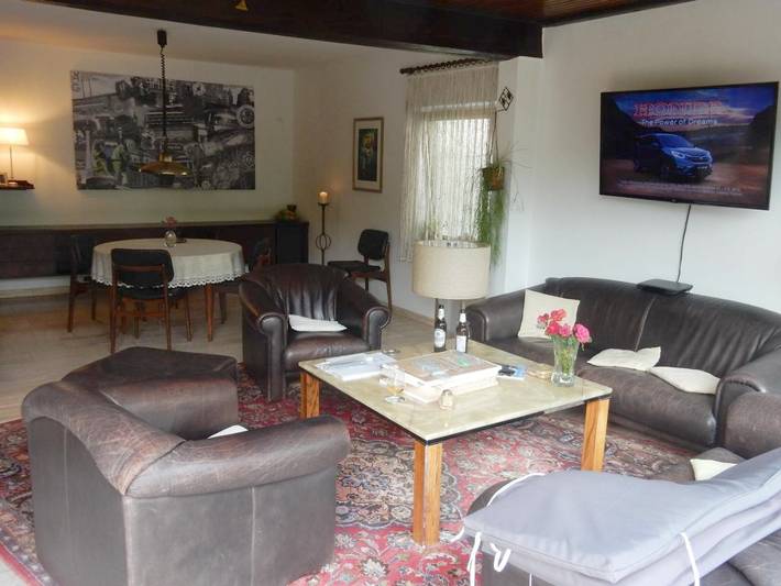 Ferienwohnung für 2 Personen, mit Ausblick und Terrasse sowie Pool, mit Haustier in Düsseldorf und Umgebung - 4