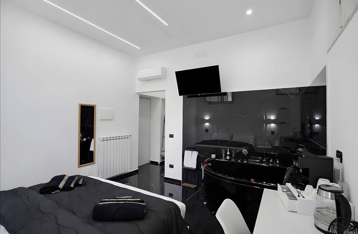 Black White Room – Queen Standard in Mercato San Severino, Salerno Provinsen