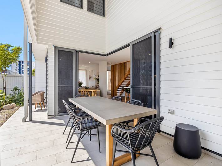 Apartamento entero, Impresionante casa de 3 dormitorios en Bokarina, a pasos de la playa in Sunshine Coast