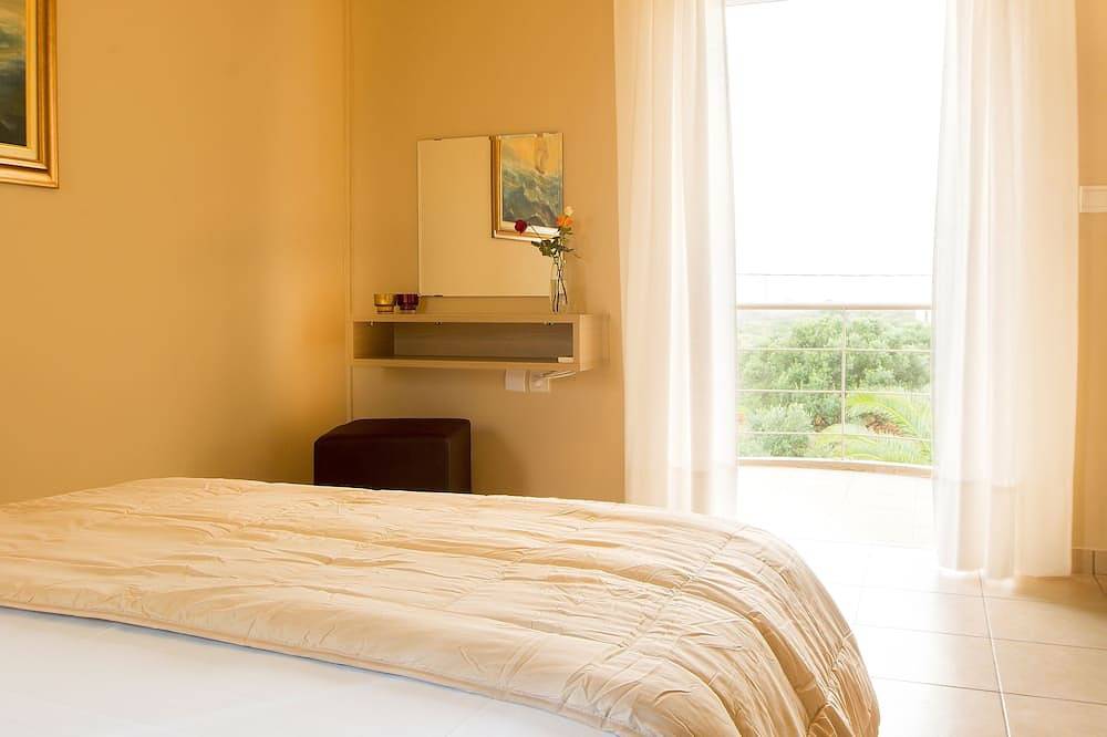 Massive Luxury Villa*private heated pool*Perfect 4 large groups up to 16 guests in Akrotiri (Chania), Chania region
