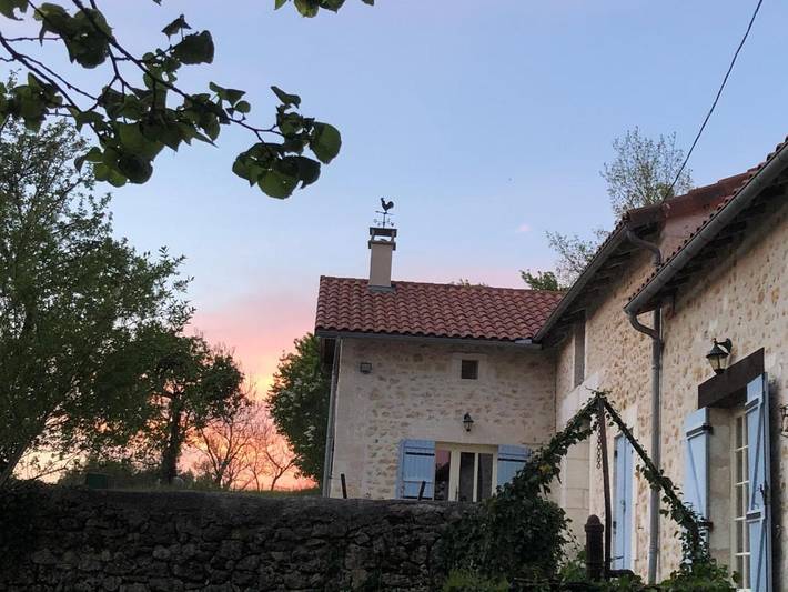 Location de vacances pour 2 personnes, avec vue et jardin, animaux acceptés à Saint-Pierre-de-Côle - 4