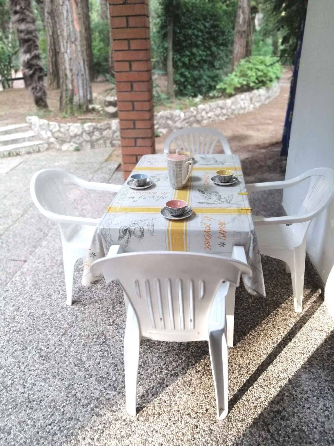 Bungalow a 80 m dalla spiaggia nel mezzo della pineta  in Eraclea Mare, Provincia di Venezia