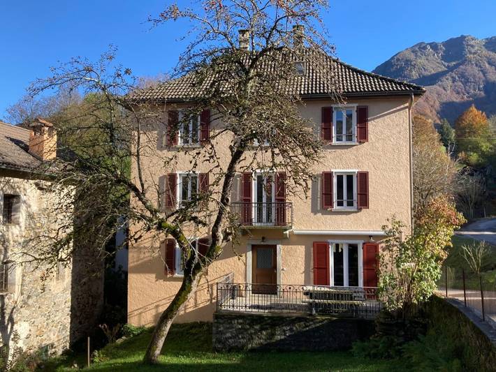 Ferienhaus für 11 Personen, mit Balkon und Terrasse sowie Ausblick in Centovalli