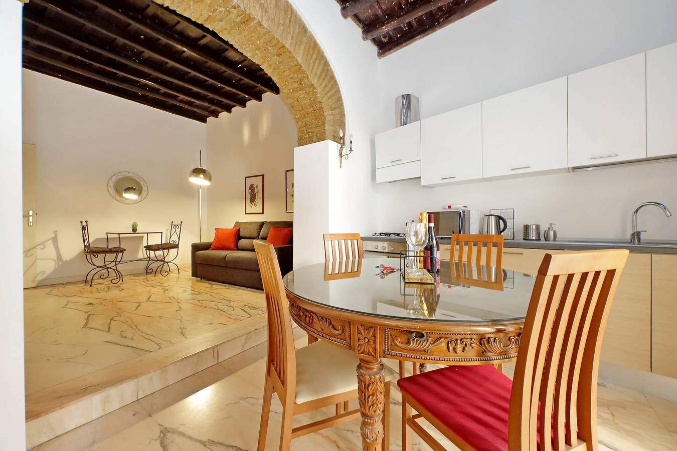 Entire apartment, 4Bnb - Lungaretta Jacuzzi Apartment in Trastevere, Rome