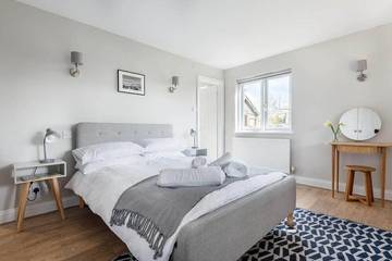 Holiday Home for 8 People in Padstow, Cornwall, Photo 1