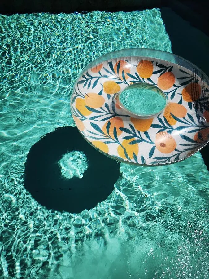 Apartamento de vacaciones para 2 personas, con jardín además de piscina y jacuzzi - 1