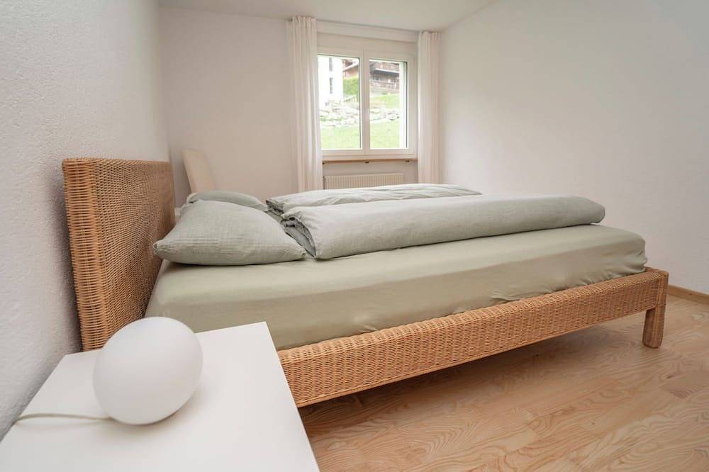 Ganze Wohnung, Casa Runaglias, Flond, (Flond), 37003B in Mundaun, Obersaxen-Mundaun