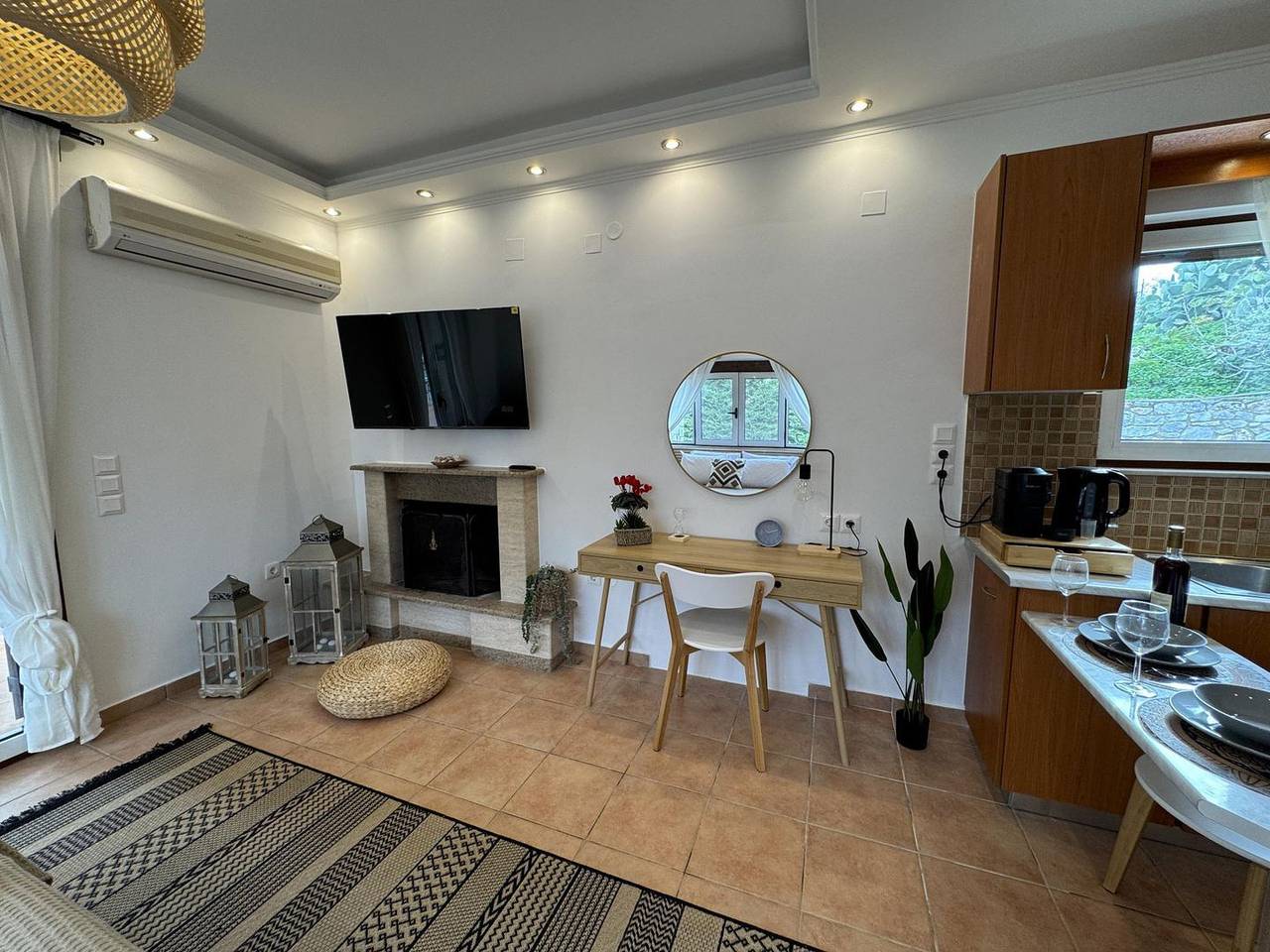 Ganze Wohnung, Traumhafte Lage über dem Meer: Jassemi in Mavrovouni in Peloponnes