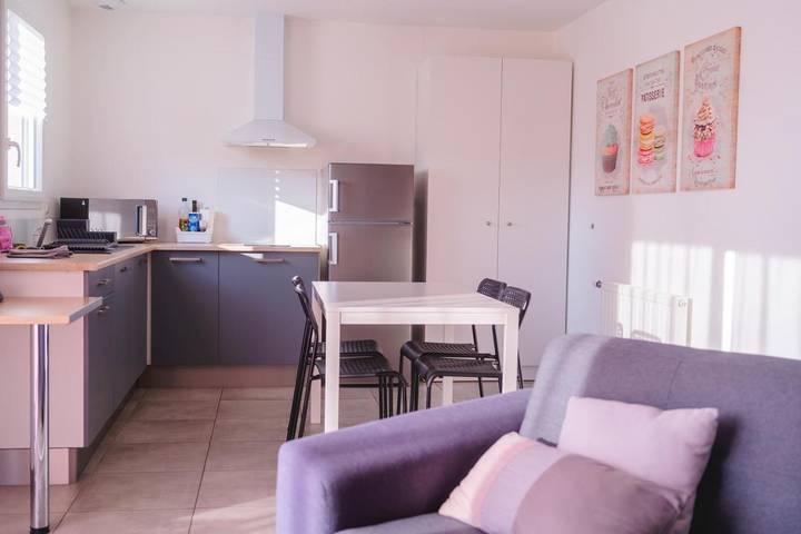 Location de vacances pour 4 personnes, avec piscine et terrasse à Mably (Loire) - 2