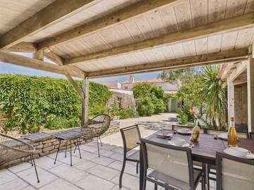 Location de vacances pour 8 personnes, avec terrasse et jardin à Saint-Clément-des-Baleines