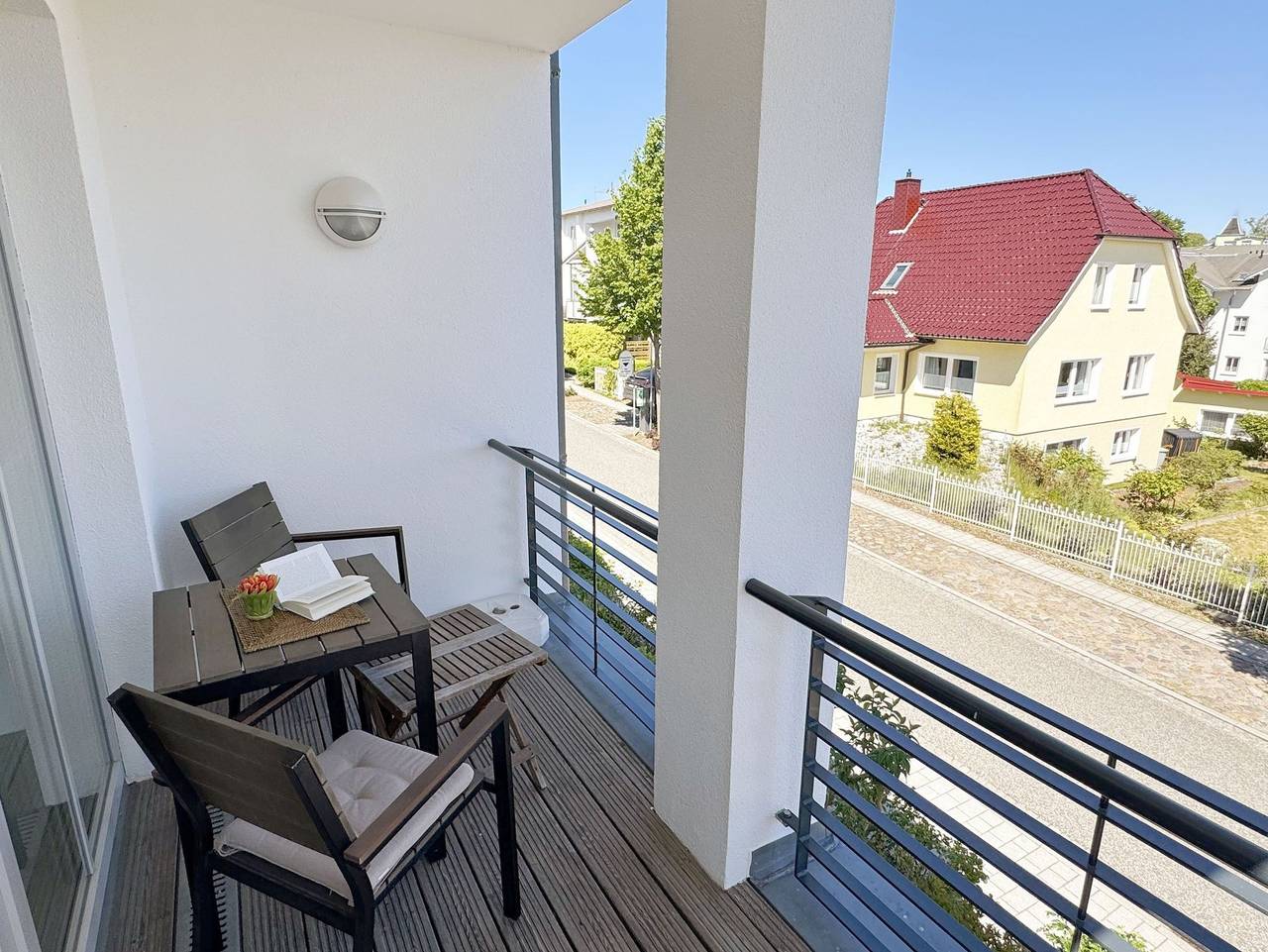 Ganze Ferienwohnung, P: Villa Antje Whg. 12 mit Balkon - Villa Antje Whg. 12 mit Balkon in Göhren, Rügen