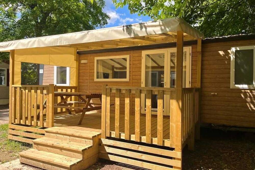 Zecamping 2 étoiles animaux acceptés locatif Tv clim 45m2 6 pers in Angicourt, Oise