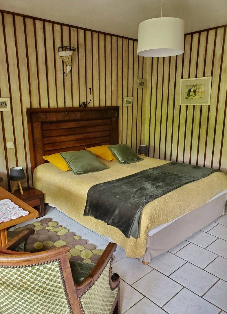 La Griotte - Chambre Soleil in Pennedepie, Région de Lisieux