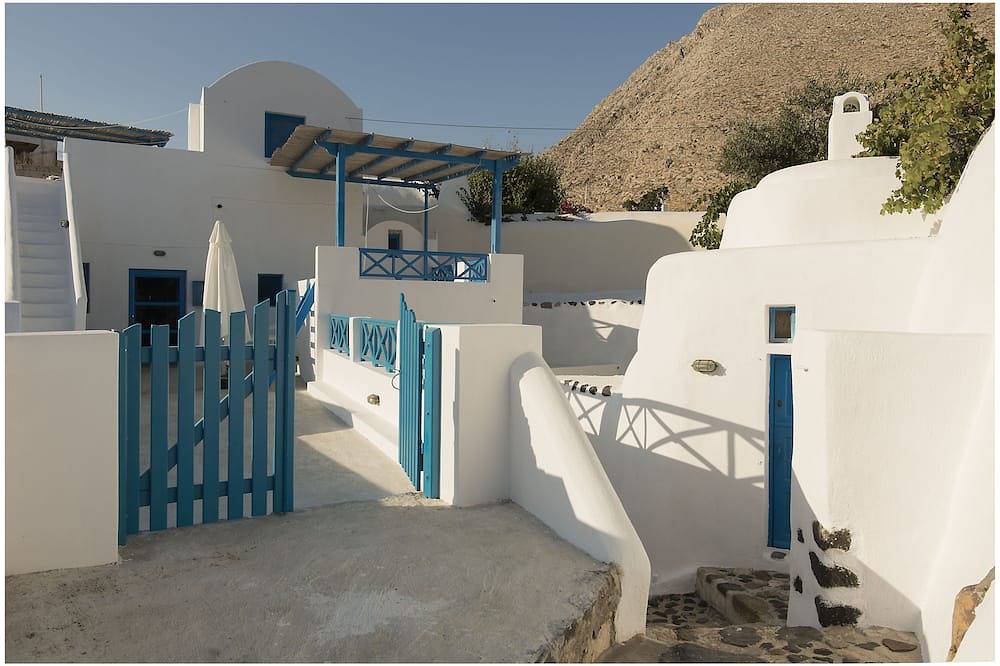 The Hidden House, casa tradicional para 6-8 personas. in Emporio, Santorini