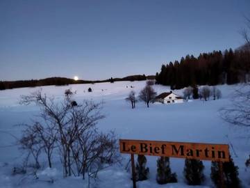 Gîte pour 14 personnes, avec terrasse et vue, animaux acceptés à Longchaumois