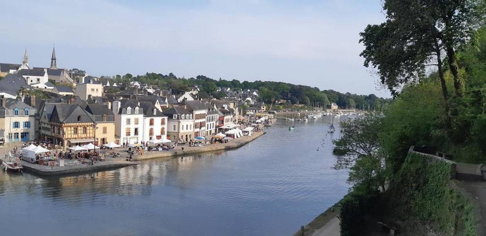 Gîte pour 4 personnes, avec Terrasse ainsi que Jardin et Vue dans Port Saint-Goustan