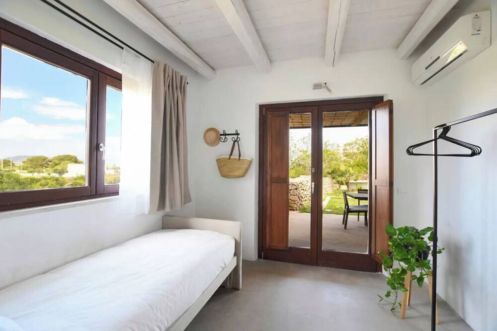 Favignana Luxury - Design Villa with Sea View Terrace and Private Garden in Favignana Stadt, Favignana