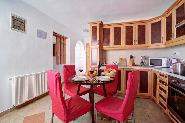 Apartamento entero, Comfy Sunset And Sea View Apt /w Jacuzzi in Senj, Region de Kvarner