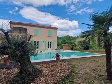Cottage pour 6 personnes, avec piscine et terrasse à Ribérac
