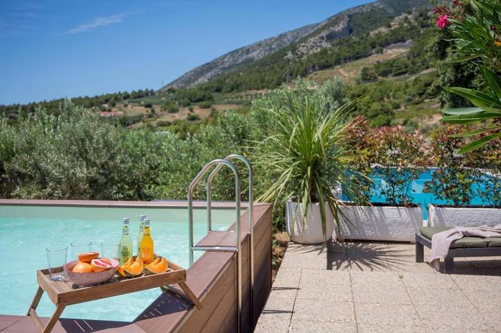 Villa pour 8 personnes, avec piscine et jardin, animaux acceptés à Bol - 3