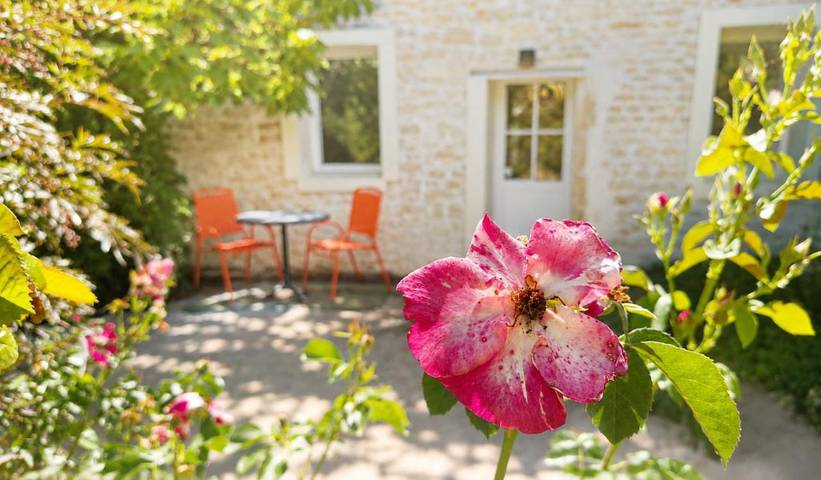Location de vacances pour 4 personnes, avec Terrasse et Jardin à Prissé-la-Charrière