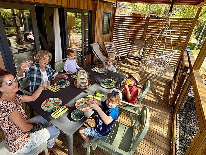 Camping Le Val de Cesse - Mobilheim 6 personen - Premium 32m² - 3 Schlafzimmer - Tv - Geschirrspüler - Klimaanlage - Terrasse -. in Mirepeisset, Mittelmeerküste (Frankreich)