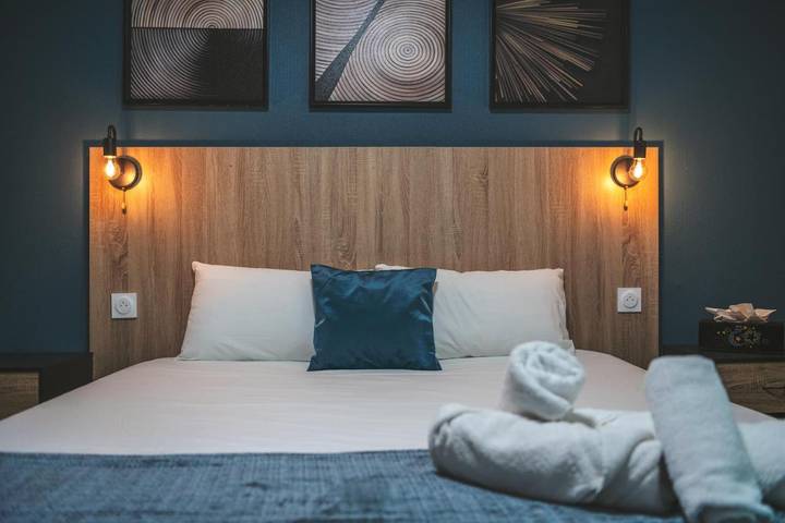 Hôtel pour 2 personnes, avec jardin et piscine à Saint-Laurent-des-Vignes - 4