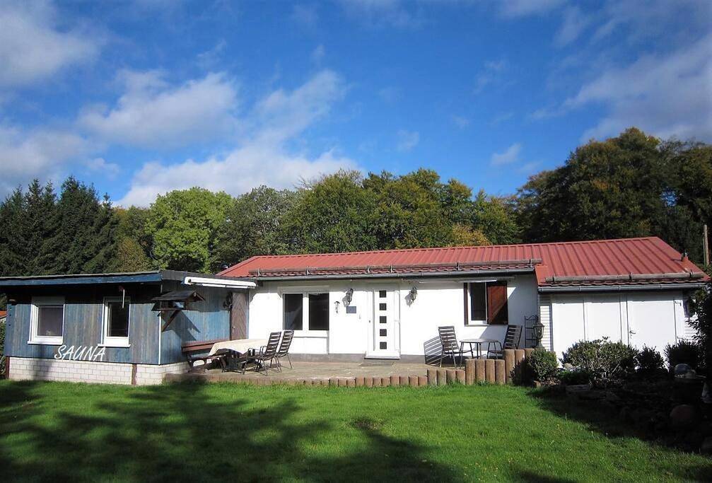 Casita - Sterneferienhaus mit Garten, Sauna und Wallbox in Kirburg, Westerwald