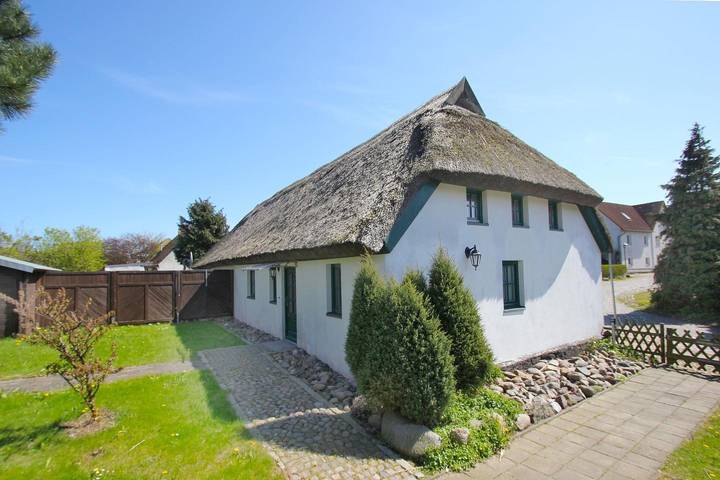 Ferienhaus für 4 Personen, mit Terrasse und Garten in Wiek, Rügen