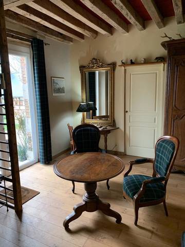 Gîte pour 4 personnes, avec jardin ainsi que terrasse et jacuzzi dans le Cher