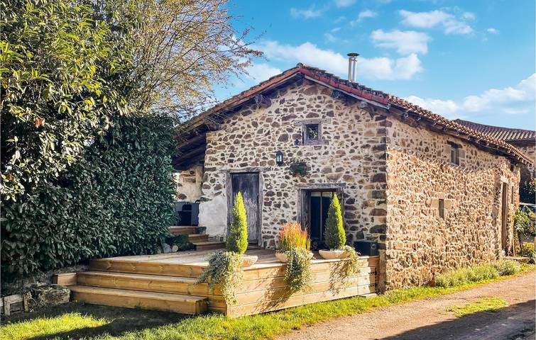 Location de vacances pour 2 personnes, avec Terrasse et Jardin à Exideuil