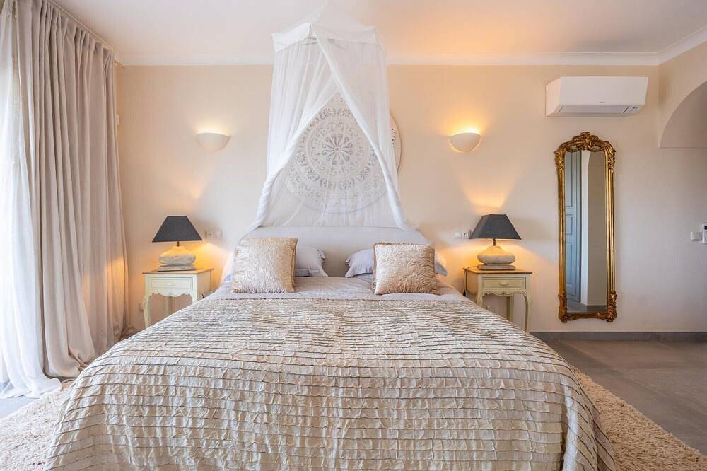 Schöne Villa in Budens mit Pool in Budens, Faro Distrikt