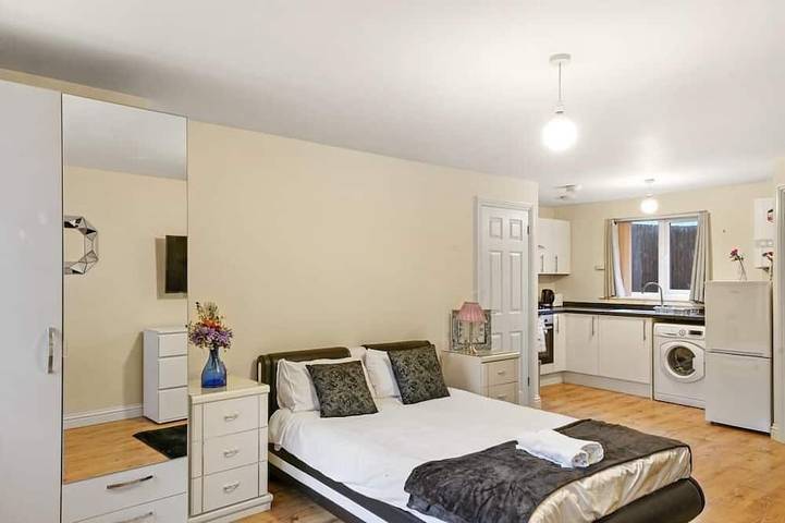 Apartment for 2 people in Luton