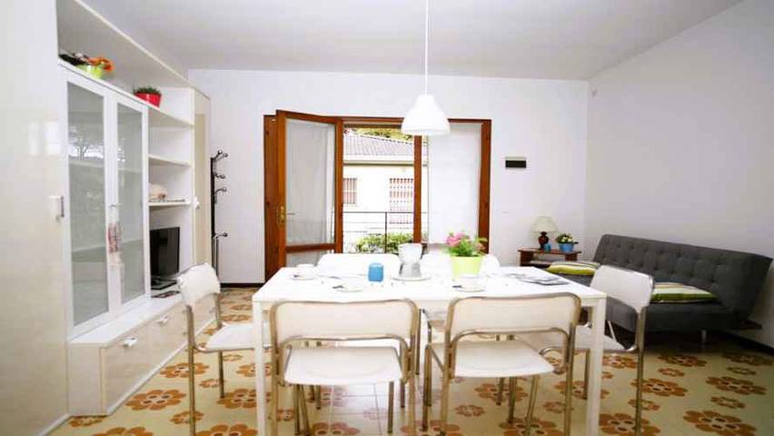 Appartement de vacances entier, Appartement de vacances avec climatisation et balcon in Lignano Riviera, Lignano Sabbiadoro