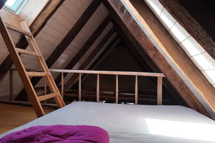 Gemütliche Dachgeschoss Wohnung in einem alten Fachwerkhaus auf dem Lande in Nidda, Wetterau