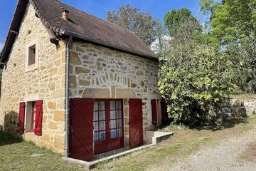 Gîte pour 6 personnes, avec jardin et terrasse, animaux acceptés à Fourmagnac