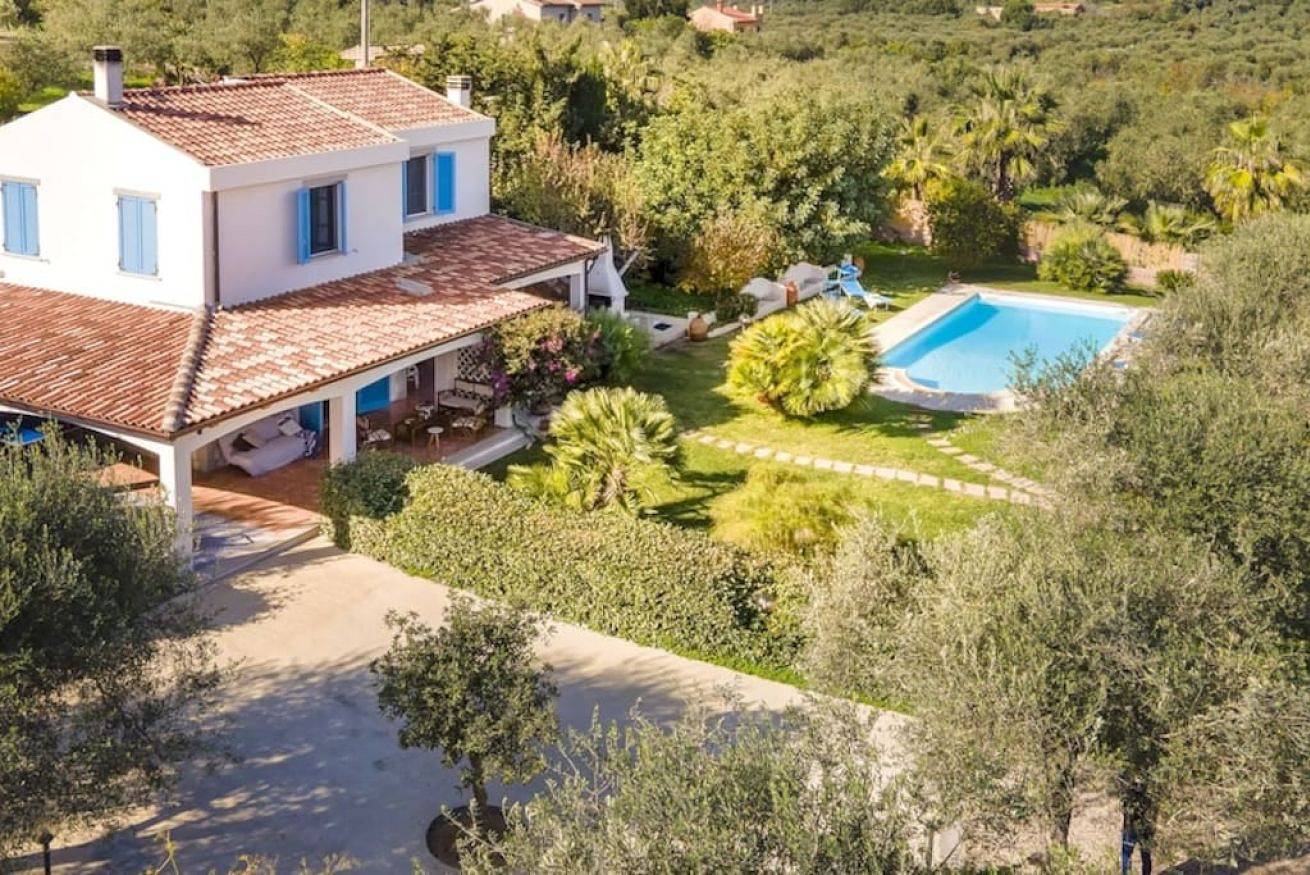 Alghero, Villa Josephine con piscina e Parco  in Alghero, Provincia di Sassari