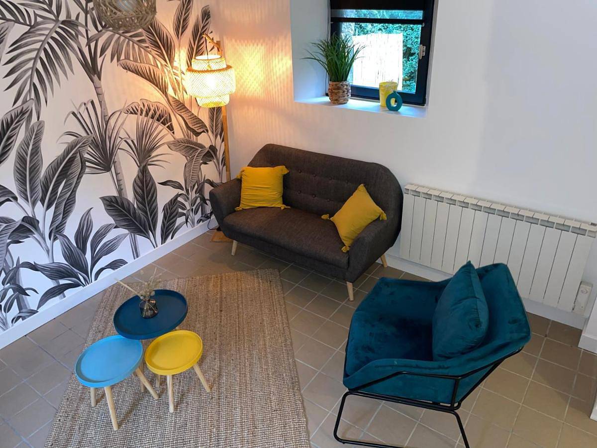 Three-Bedroom House in Plouguernével, Région de Guingamp