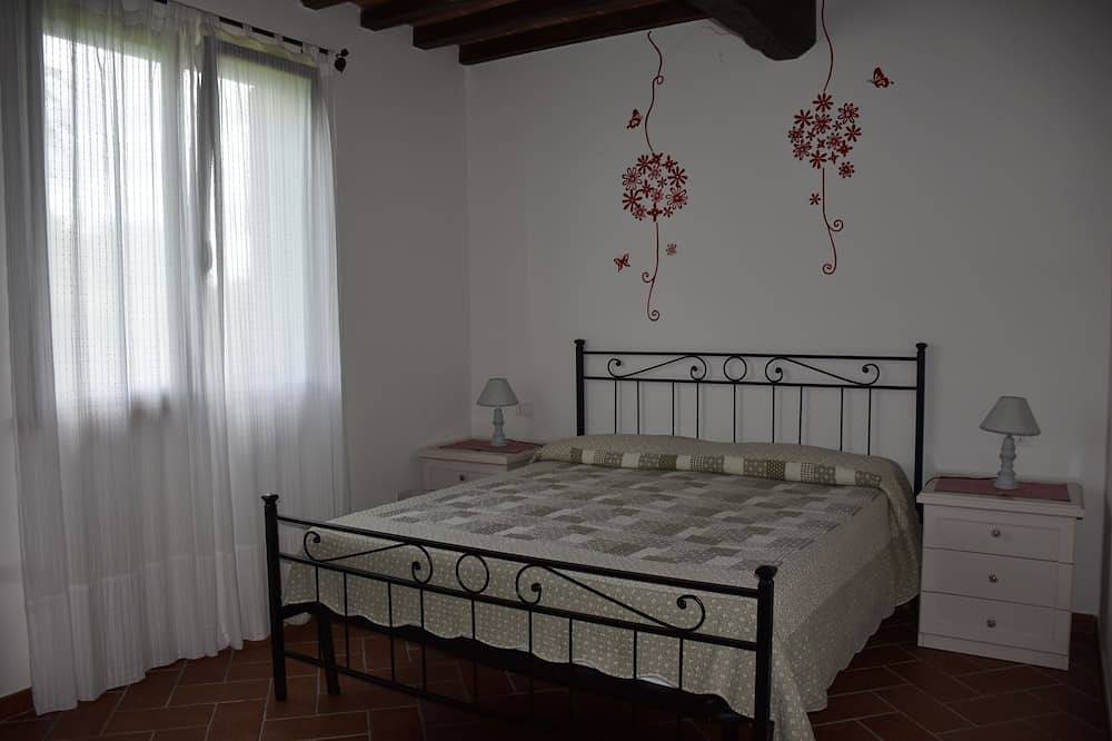 Haus mit Garten in der toskanischen Landschaft in Scarlino, Grosseto Provinz