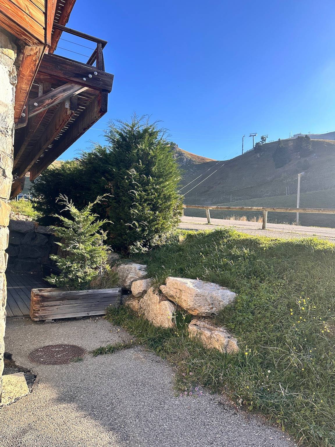 Entire apartment, Apartment "La Cabane" in Chamrousse, Private Terrace, Ski-in/Ski-out in Chamrousse, Écrins National Park