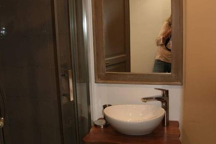 Appartement entier, Charmant studio- coeur vieille ville d'antibes proche mer et rempart in Antibes, Côte méditerranéenne (France)
