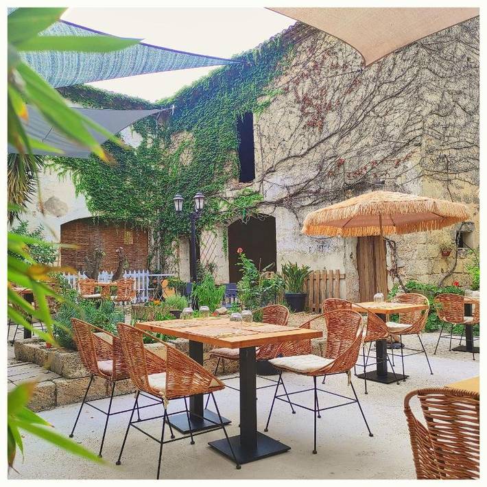 Chambre d’hôte pour 2 personnes, avec Terrasse ainsi que Jardin et Piscine
