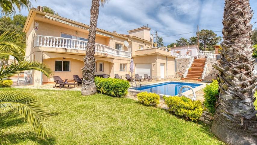 Villa "Costacabana - Estrella" mit Meerblick, Privatem Pool und WLAN in Lloret de Mar, Costa Brava