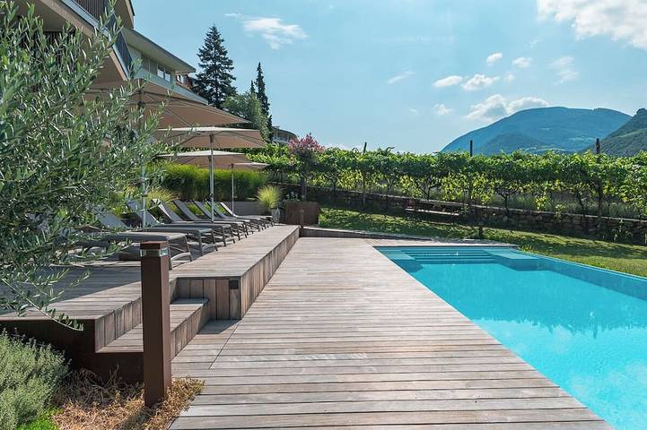 Ferienwohnung für 4 Personen, mit Garten und Pool sowie Sauna in Bozen