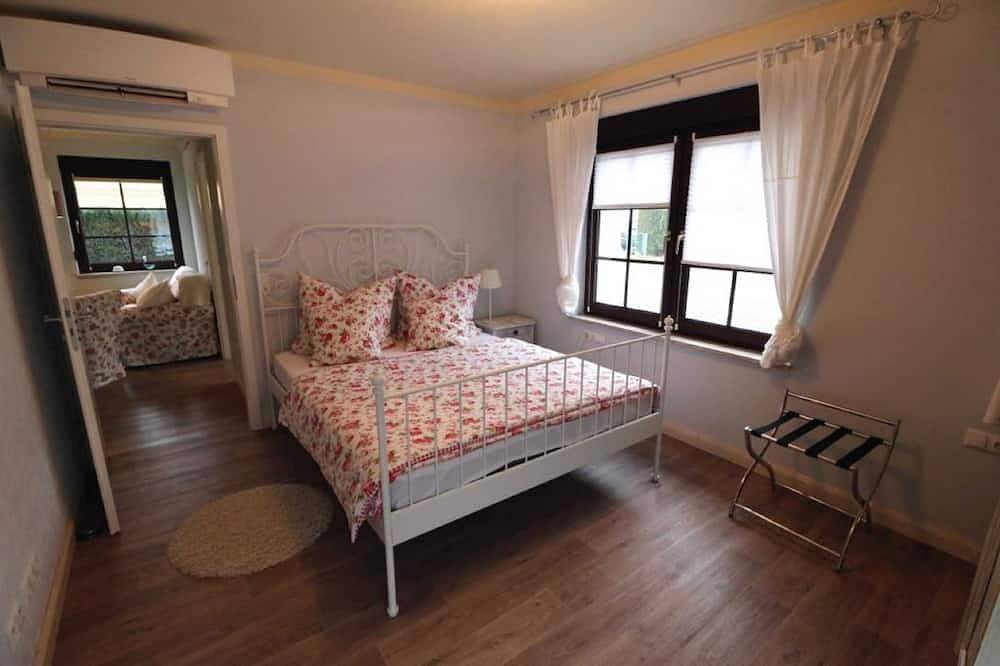Ganze Wohnung, Ferienwohnung Seestübchen - Ferienhaus Glückseeligkeit in Senftenberger See, Senftenberg