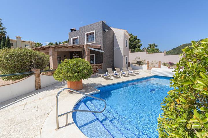 Finca für 14 Personen, mit Terrasse und Pool sowie Garten, kinderfreundlich an der Costa del Sol - 2