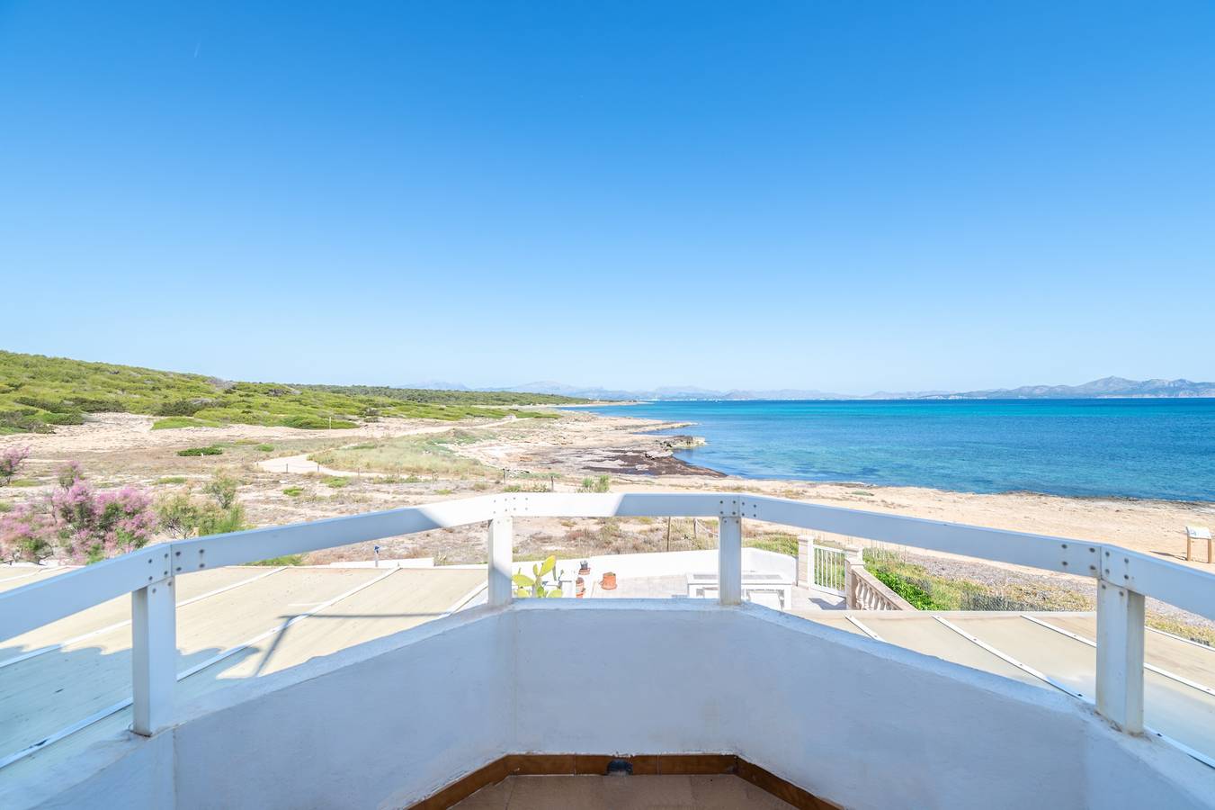 Maison de vacances 'Es Mirador' avec vue sur la mer, Wi-Fi et climatisation in Playa Son Serra de Marina, Santa Margalida