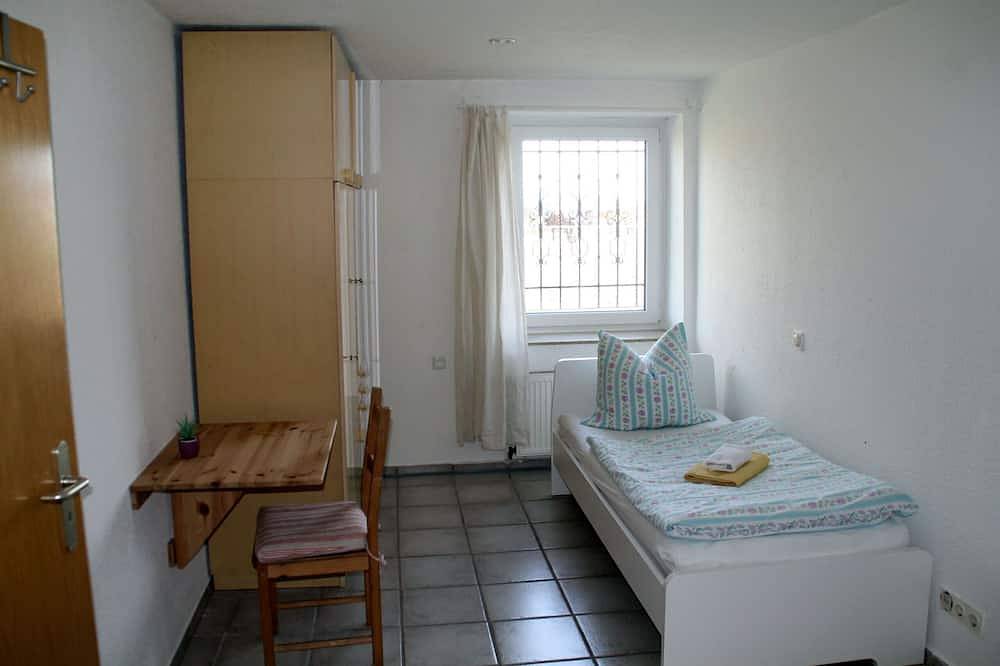 Ganze Wohnung, Ferienwohnung Rosi (64m², Eg) mit Terrasse in Droyßig, Saale-Unstrut