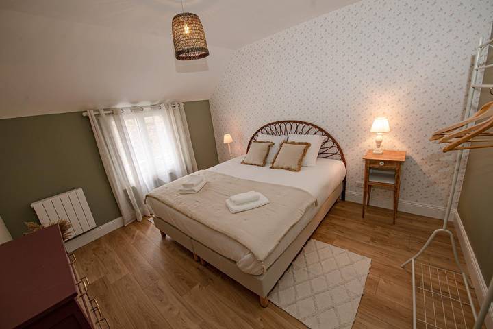 Gîte pour 7 personnes, avec terrasse dans Verneuil (Marne)